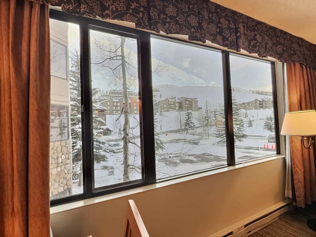 【View】Mountain light through the windows
Listed with @BookTraverse