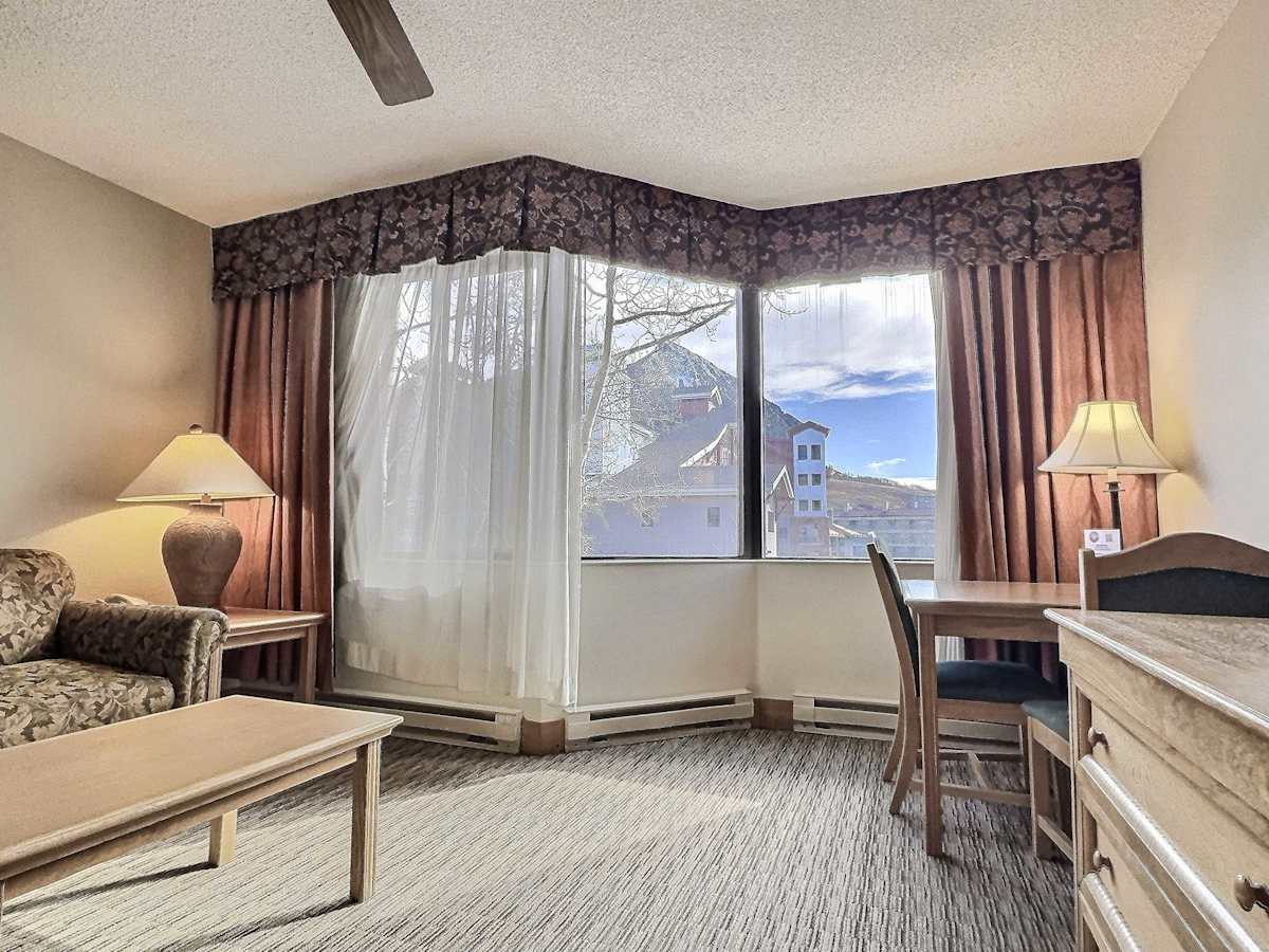 living area | Listed with @BookTraverse
