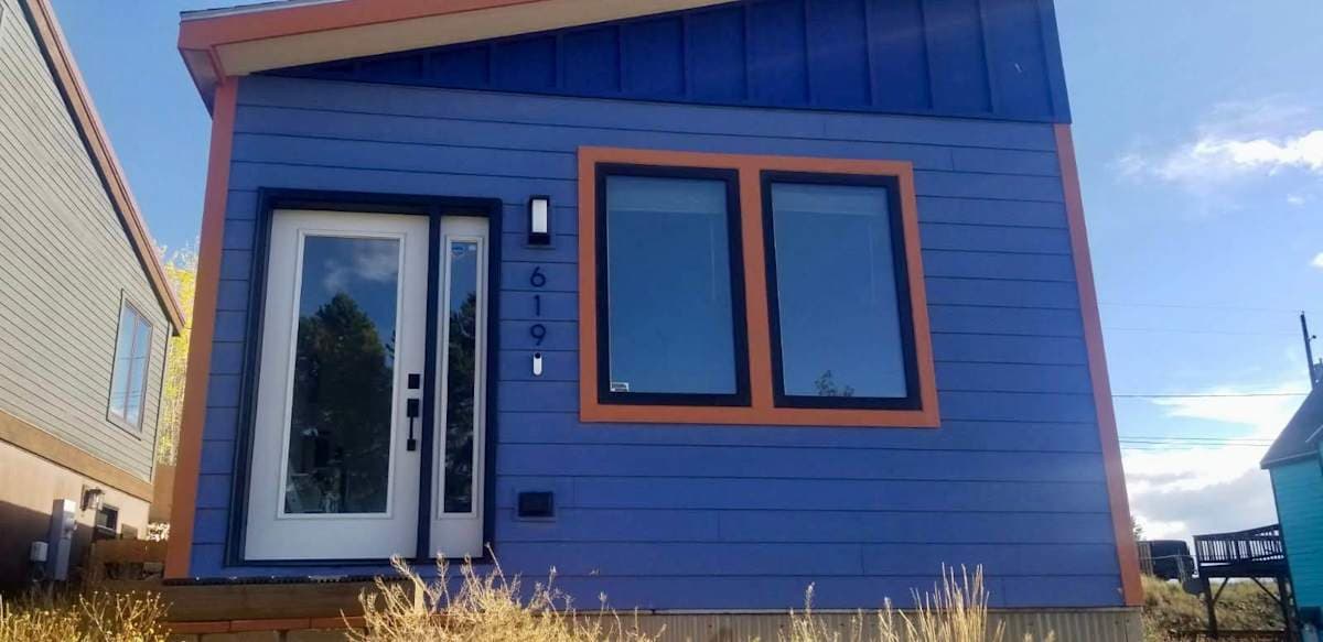 Little Blue House 2BR, 15min walk to downtown in Colorado - main photo