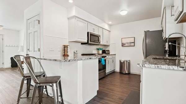 【Kitchen】 Full-size range, dishwasher, coffee maker — recently remodeled, stocked for group cooking.