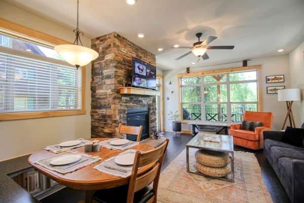 living room/dining room
