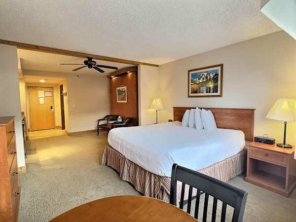 King Bed | Listed with @BookTraverse