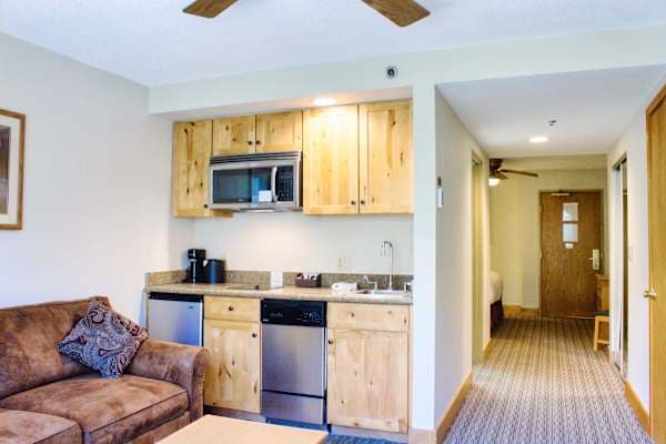 【Kitchenette】Stove, microwave, dishwasher and fridge for coffee and easy meals