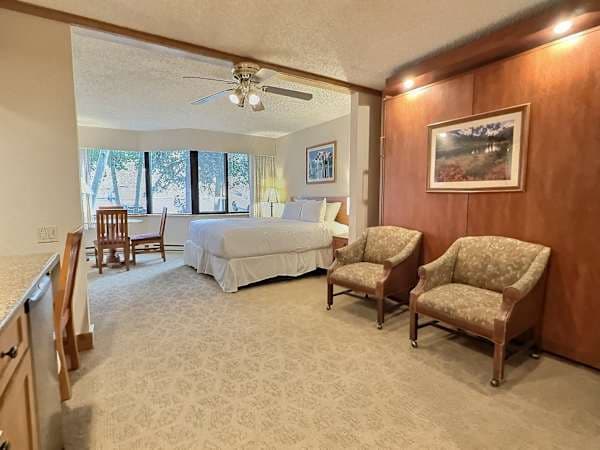 【Studio】King bed + Murphy bed sleeps 4 in 433 sq ft — one room, no walls in the way