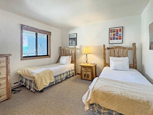 Twin Room with Ensuite bath | Listed with @BookTraverse