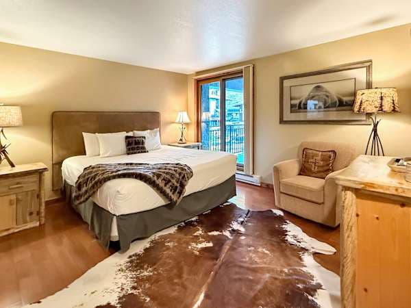 King Bedroom with Ensuite Bath