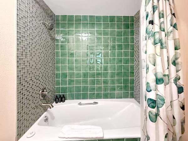 Updated Ensuite Bathroom | Listed with @BookTraverse