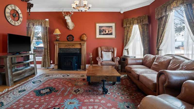 4BR - Pool Table - Sauna - Pet Friendly
