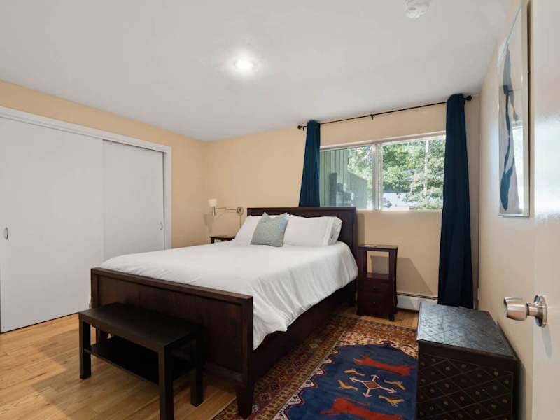 2-BR Condo by Vail Resort: Outdoor Patio, Parking