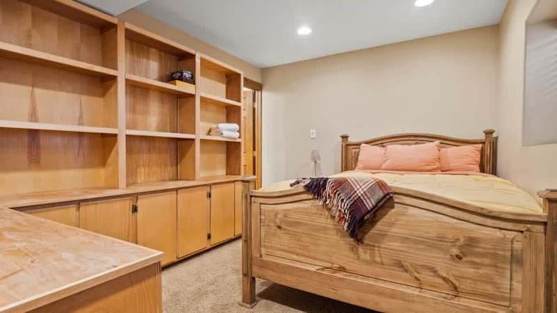 Hot tub, Arcades, Forest Vibe & Close to Downtown!