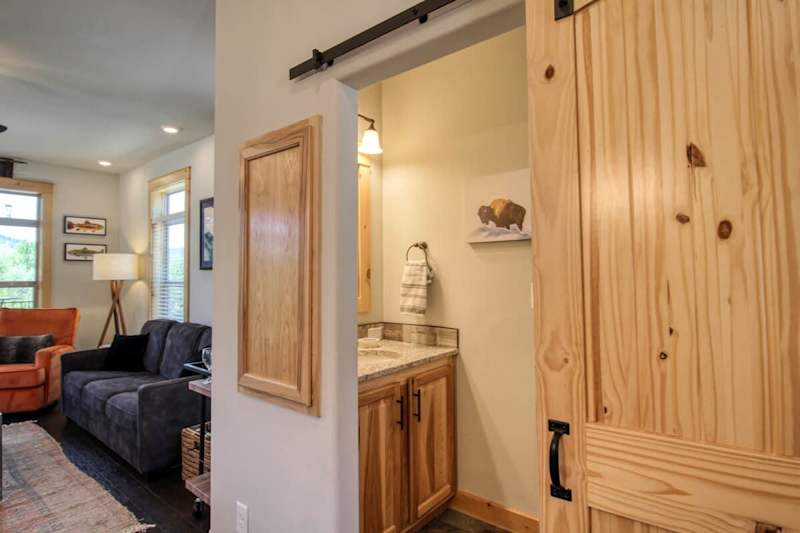Riverfront 3BR Cabin - Hot Tub, Pool, Pets