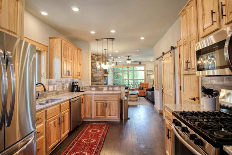 Riverfront 3BR Cabin - Hot Tub, Pool, Pets