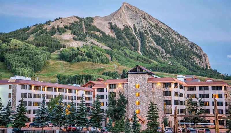 Grand Lodge CB #518 — Remodeled Ski-In/Out, Hot Tub, Pets