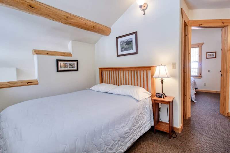2BR w/ Loft - Fireplace, BBQ, Horseshoe Pit, Swing