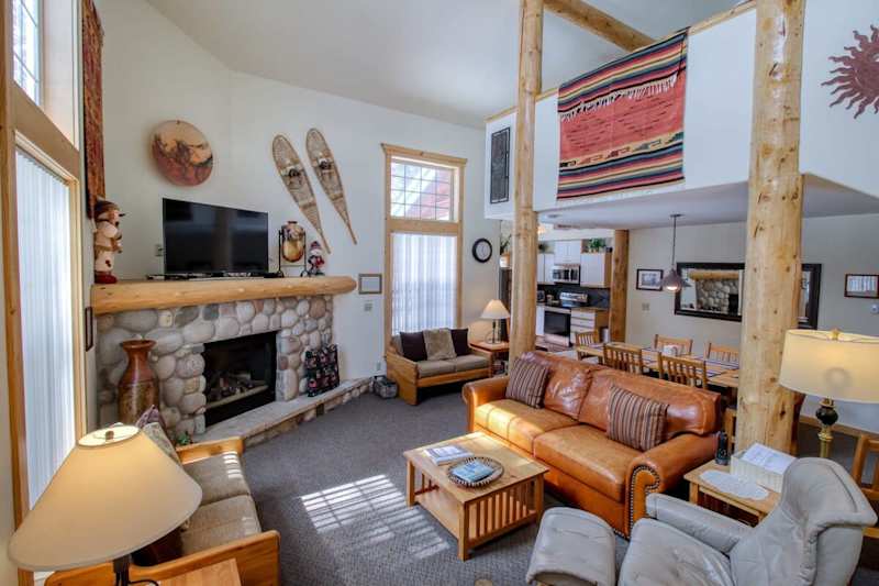 2BR w/ Loft - Fireplace, BBQ, Horseshoe Pit, Swing