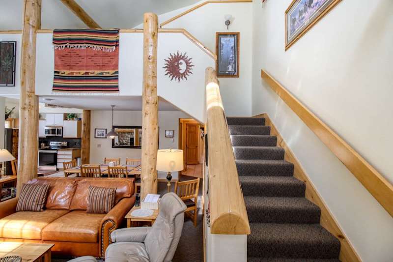 2BR w/ Loft - Fireplace, BBQ, Horseshoe Pit, Swing