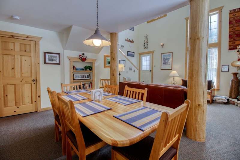 2BR w/ Loft - Fireplace, BBQ, Horseshoe Pit, Swing