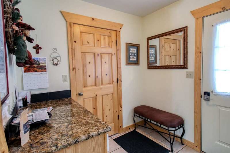 2BR w/ Loft - Fireplace, BBQ, Horseshoe Pit, Swing