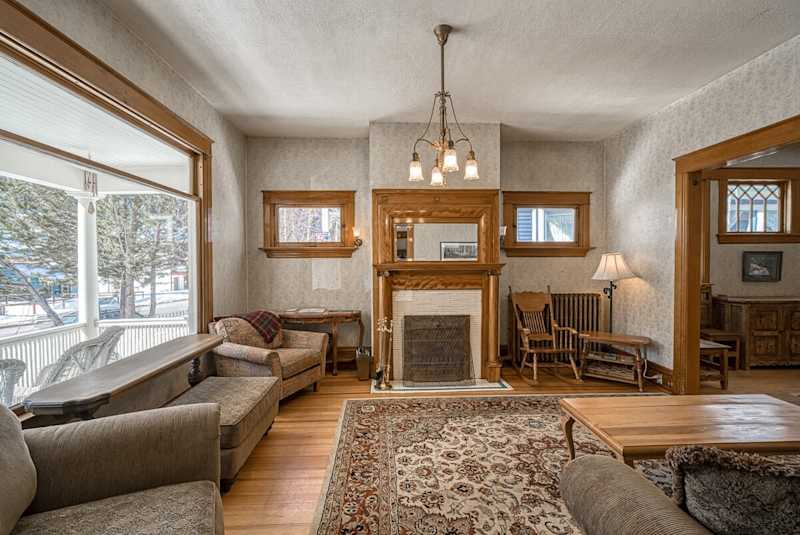 4BR Victorian–Hot Tub–Short Walk to Harrison Ave