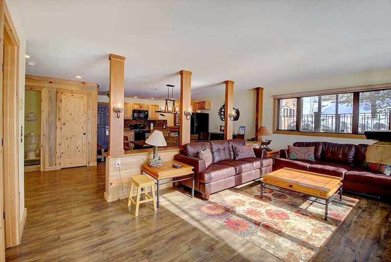2BR Condo Getaway - Private Hot Tub, Fireplace