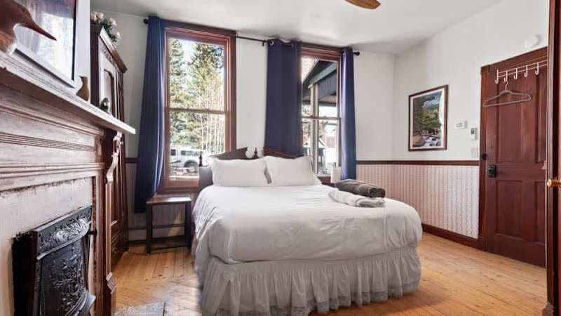 Suite: Hot Tub, Pool Table, Sauna, Grill