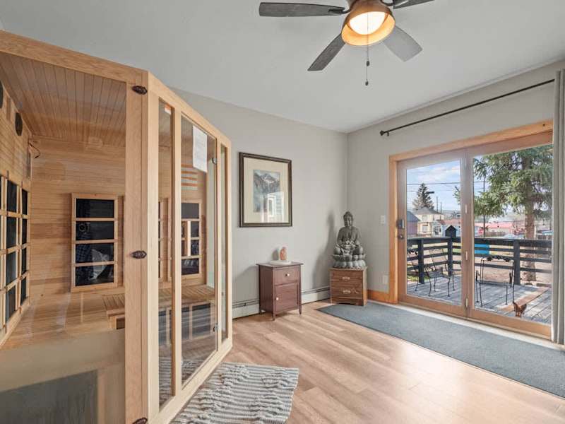 Suite: Hot Tub, Pool Table, Sauna and Grill