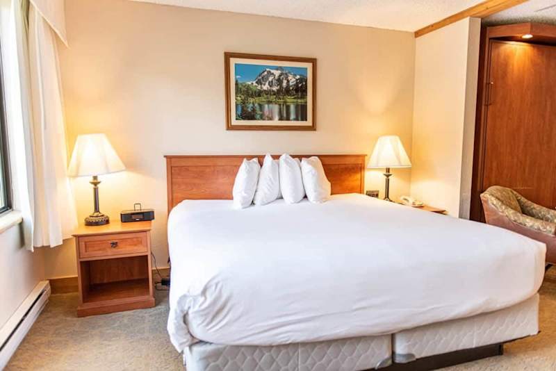 Studio Perfect Location 318 with Pool and Hot Tub