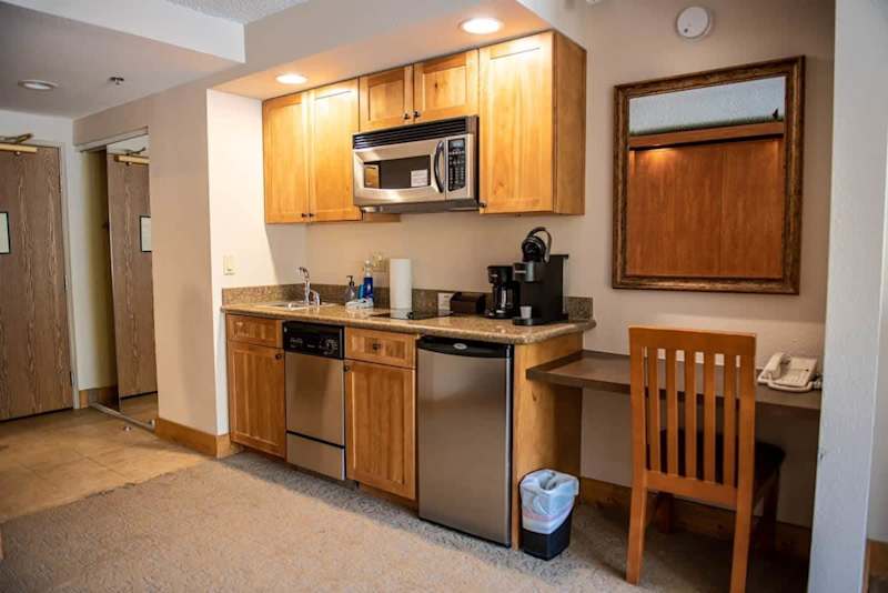 Studio Perfect Location 318 with Pool and Hot Tub