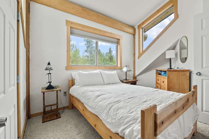 4BD Log Home in Twin Lakes, Amazing Views, Pets OK
