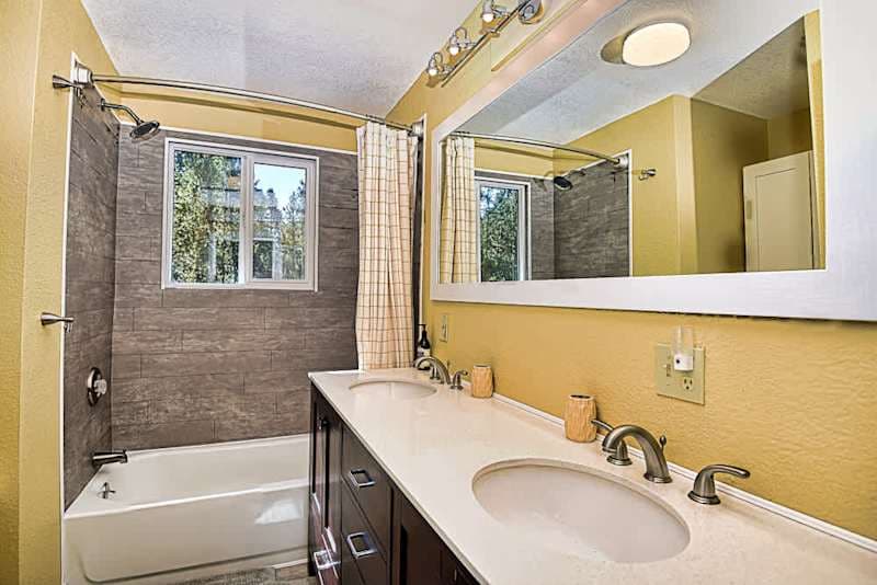 New Listing 3bd "Woodsy Vibe" in Leadville