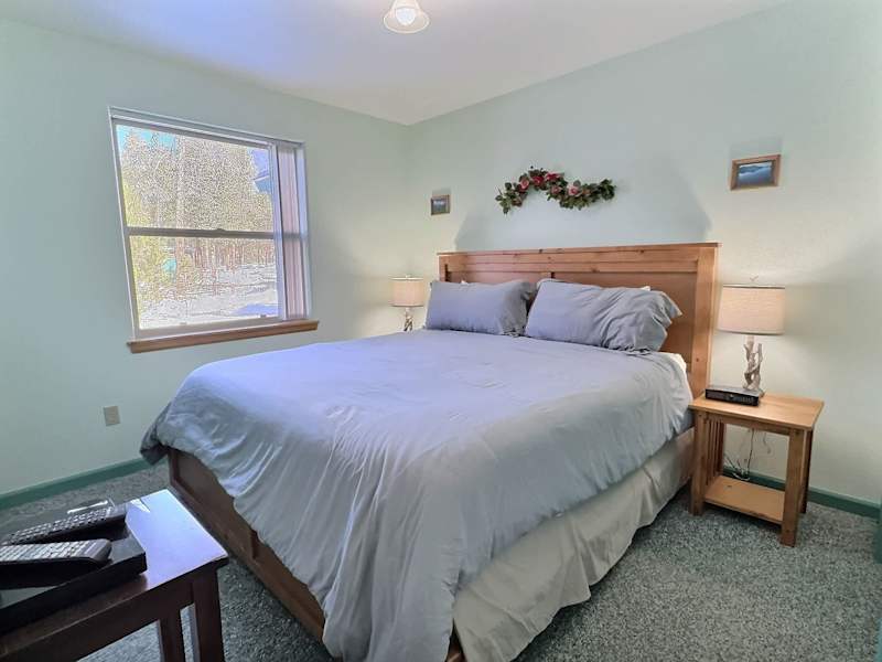 3 Bed Cabin, Fireplace, Lodgepole Pines