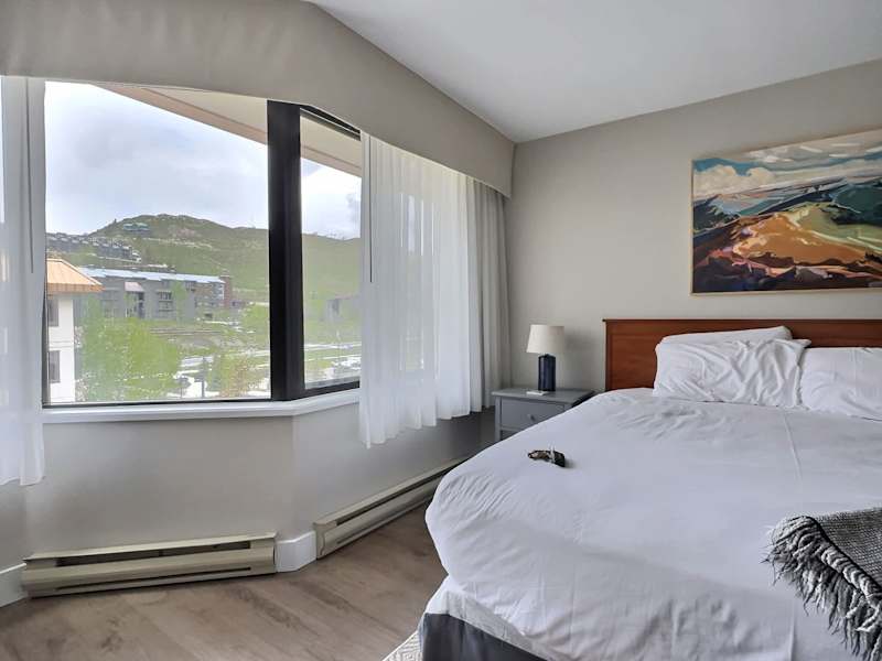 Grand Lodge CB #518 — Remodeled Ski-In/Out, Hot Tub, Pets