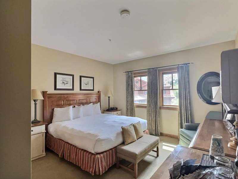 2 Bedroom Penthouse Condo at the Lodge at Mountaineer Square, Hot Tub and Pool