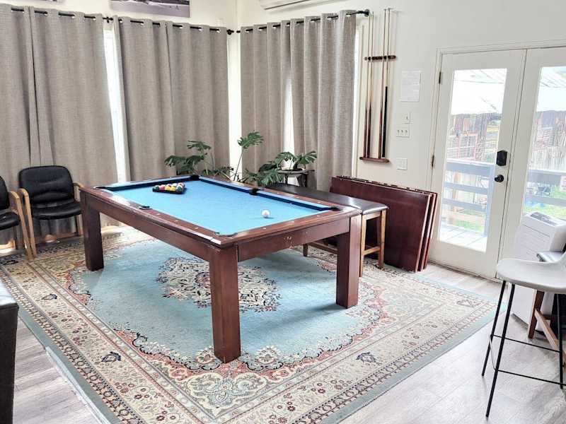 Suite: Hot Tub, Pool Table, Sauna and Grill