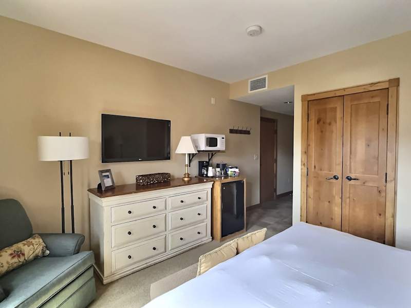 King Room at Base, Pool & Hot Tub