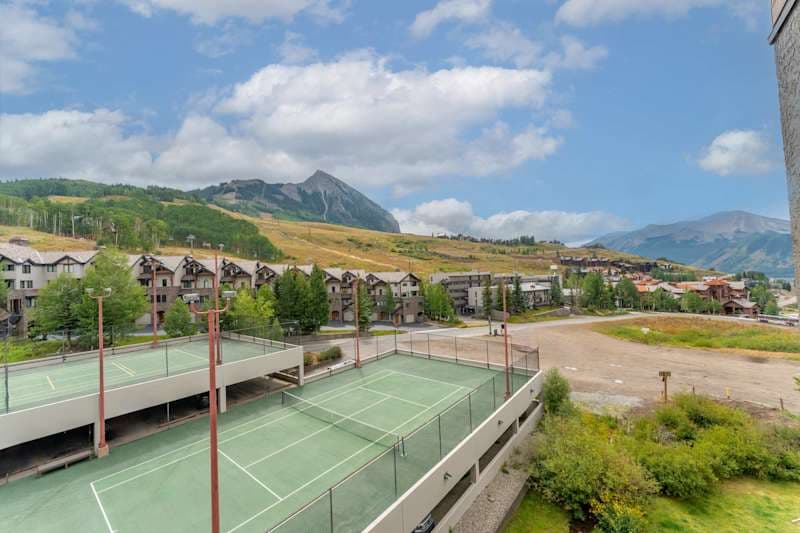 4-Min Walk to Lifts - Ski Condo