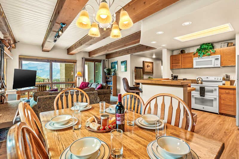 Plaza 432 — Walk-to-Lift 2BR Ski Condo with Hot Tubs