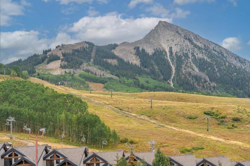 Plaza 432 — Walk-to-Lift 2BR Ski Condo with Hot Tubs