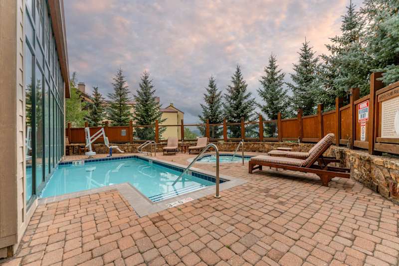 King Room | Balcony + View | Ski-In/Out | A/C