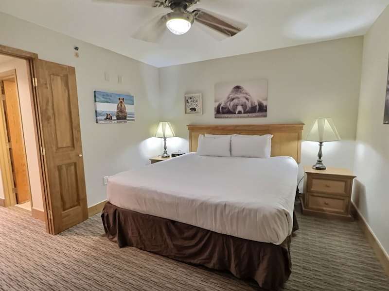 King Suite w Pool & Hot Tub, Near Ski Lifts