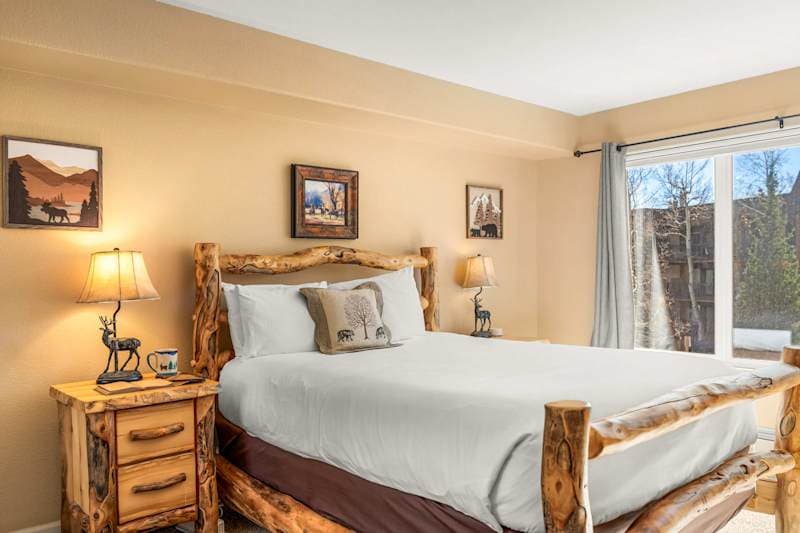 Lakefront Condo w/ EV Charger & Hot Tub Access