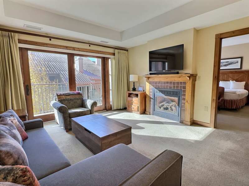 Mountaineer Square 313 — Ski-Base Condo, Pool & Hot Tub