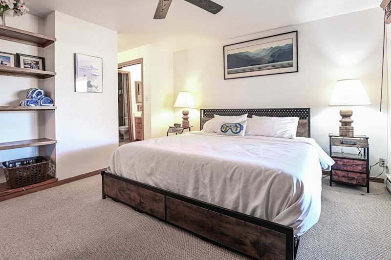 The Plaza 536 — 2BR Condo with Hot Tubs, Sauna & Pickleball