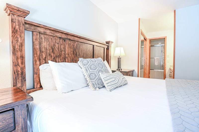 The Plaza 232 — Walk-to-Lift 2BR Condo