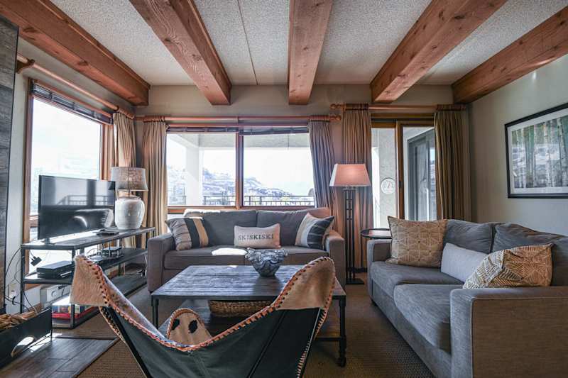 The Plaza 232 — Walk-to-Lift 2BR Condo