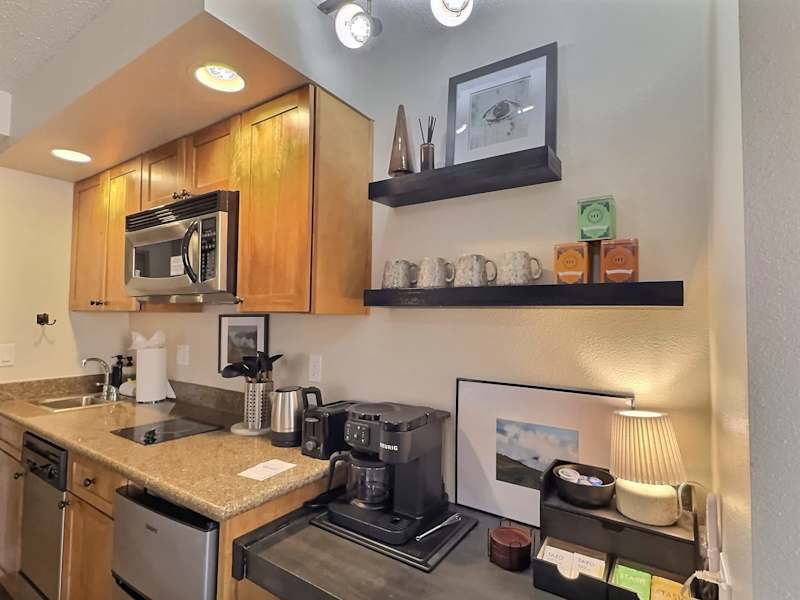 Beautifully Renovated! Studio near Resort,Pool,Hot Tub