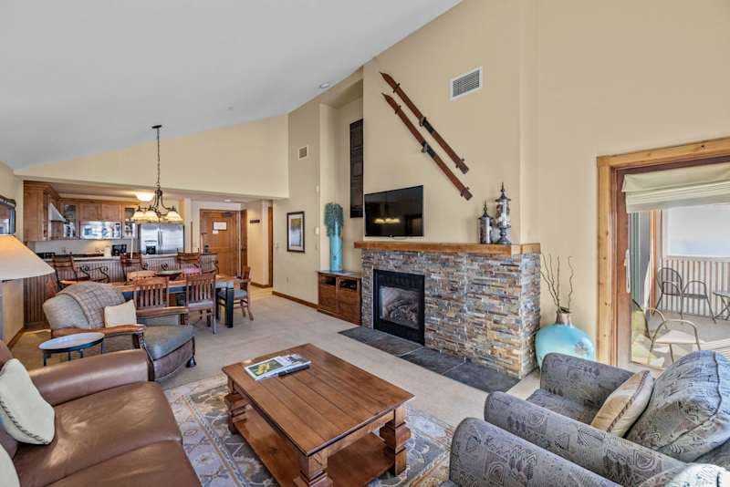 1 Bedroom, Top floor, Vaulted open space, Base Area Luxury