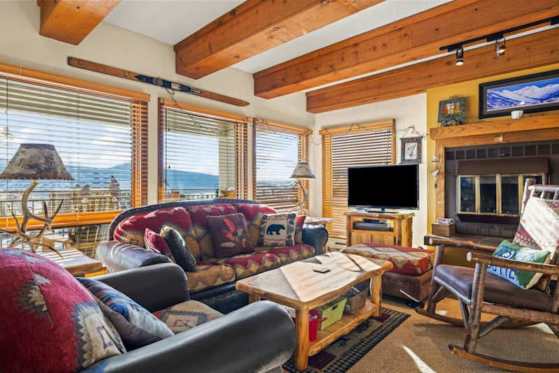 The Plaza 134 — 3BR Walk-to-Lift Condo in Mt Crested Butte | Traverse