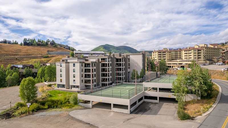 The Plaza 134 — 3BR Walk-to-Lift Condo in Mt Crested Butte | Traverse