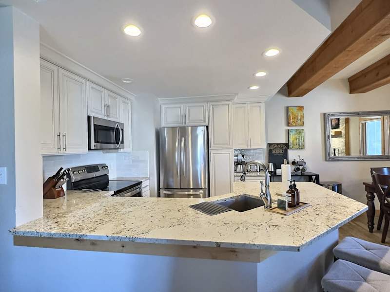 Plaza 538 at Woodcreek — 2BR Condo 100 Yds to Crested Butte Lifts